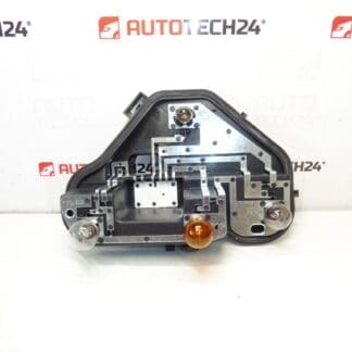 Impreza z zawiasami z tylnych prawej lampy Citroën C3 III 9812257480