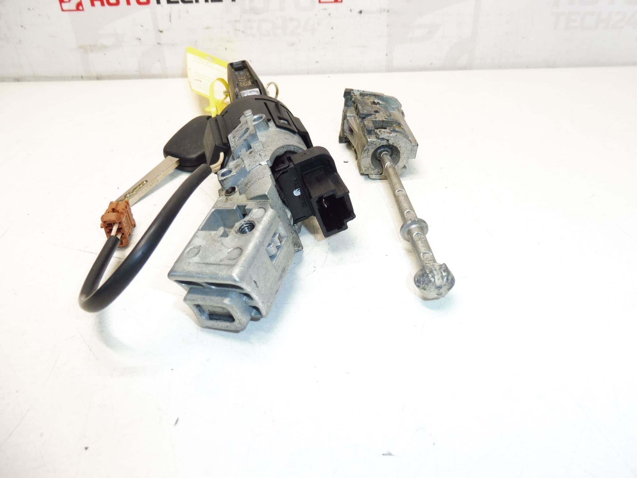 Komplet zamków plus 2x klucz Citroen C-Elysée 9678792780 - obrazek 2