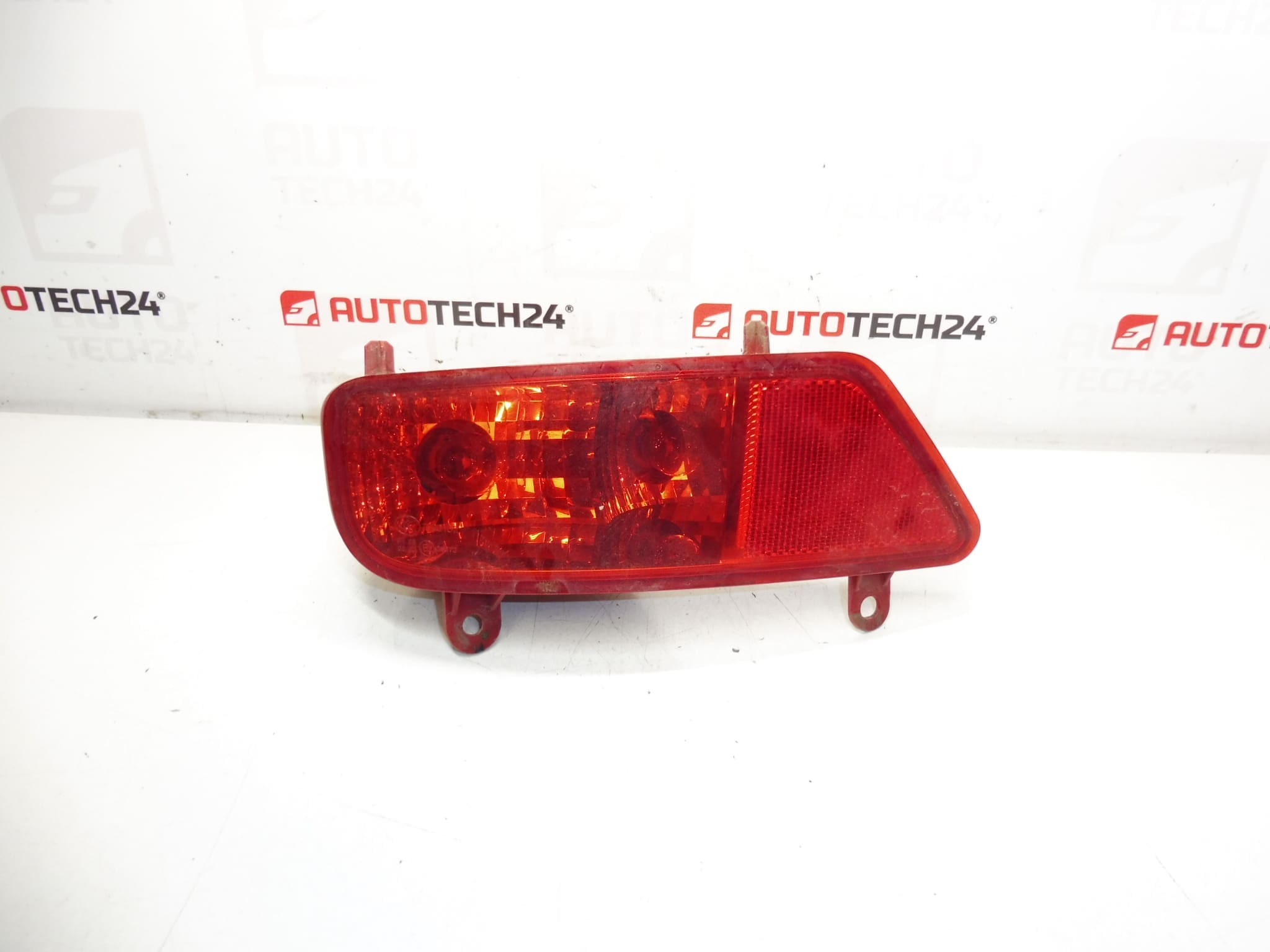Lampa przeciwmgielna tylna lewa Peugeot 3008 9685463380 6350HG