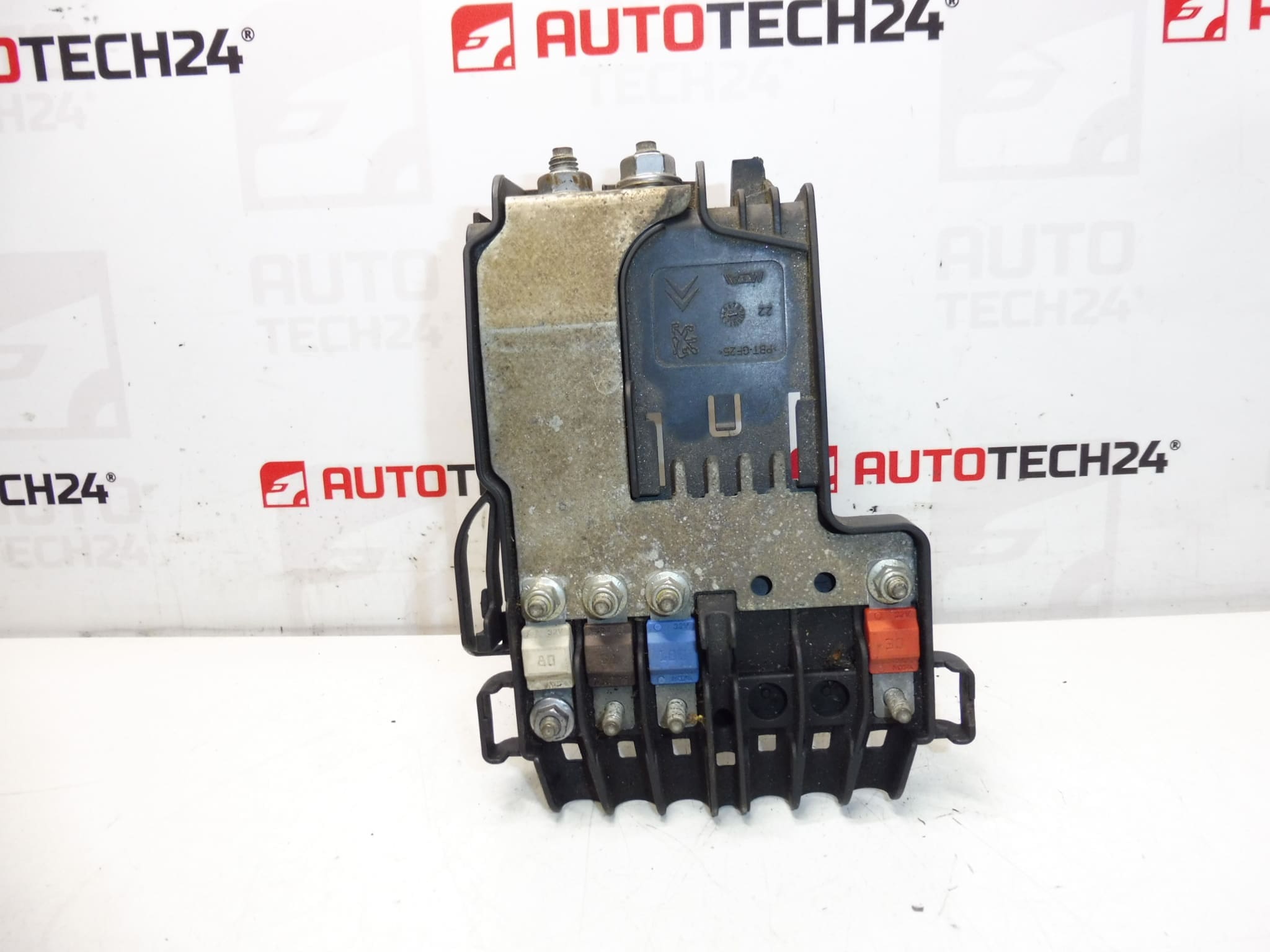 Moduł bezpieczników Citroën Peugeot 9662286180 6500HC