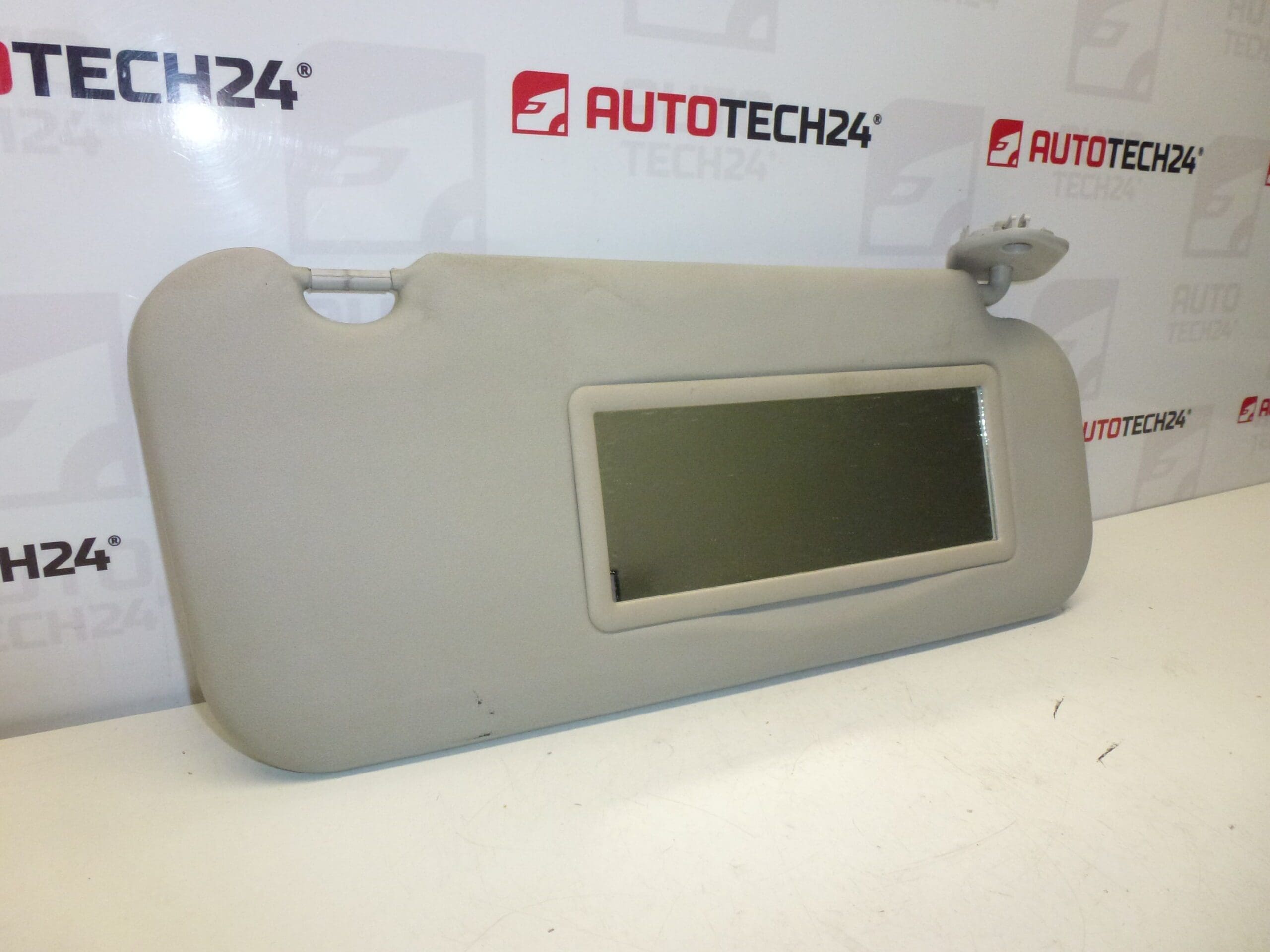 Osłona przeciwsłoneczna prawa Citroën Peugeot 8143HL 8143FT