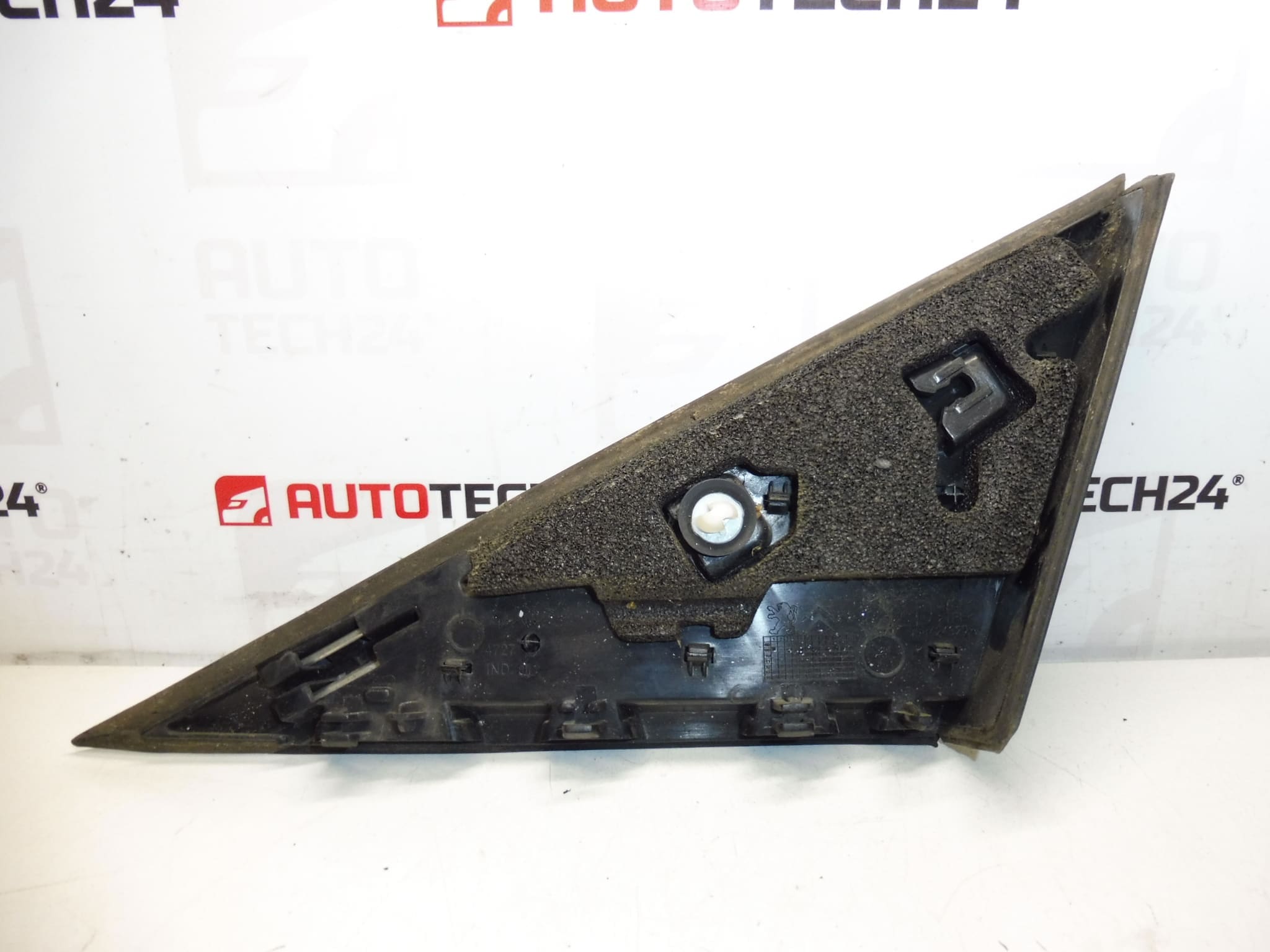 Osłona przed prawym lusterkiem Peugeot 3008 i 5008 96842432XY 9025T0 - obrazek 2