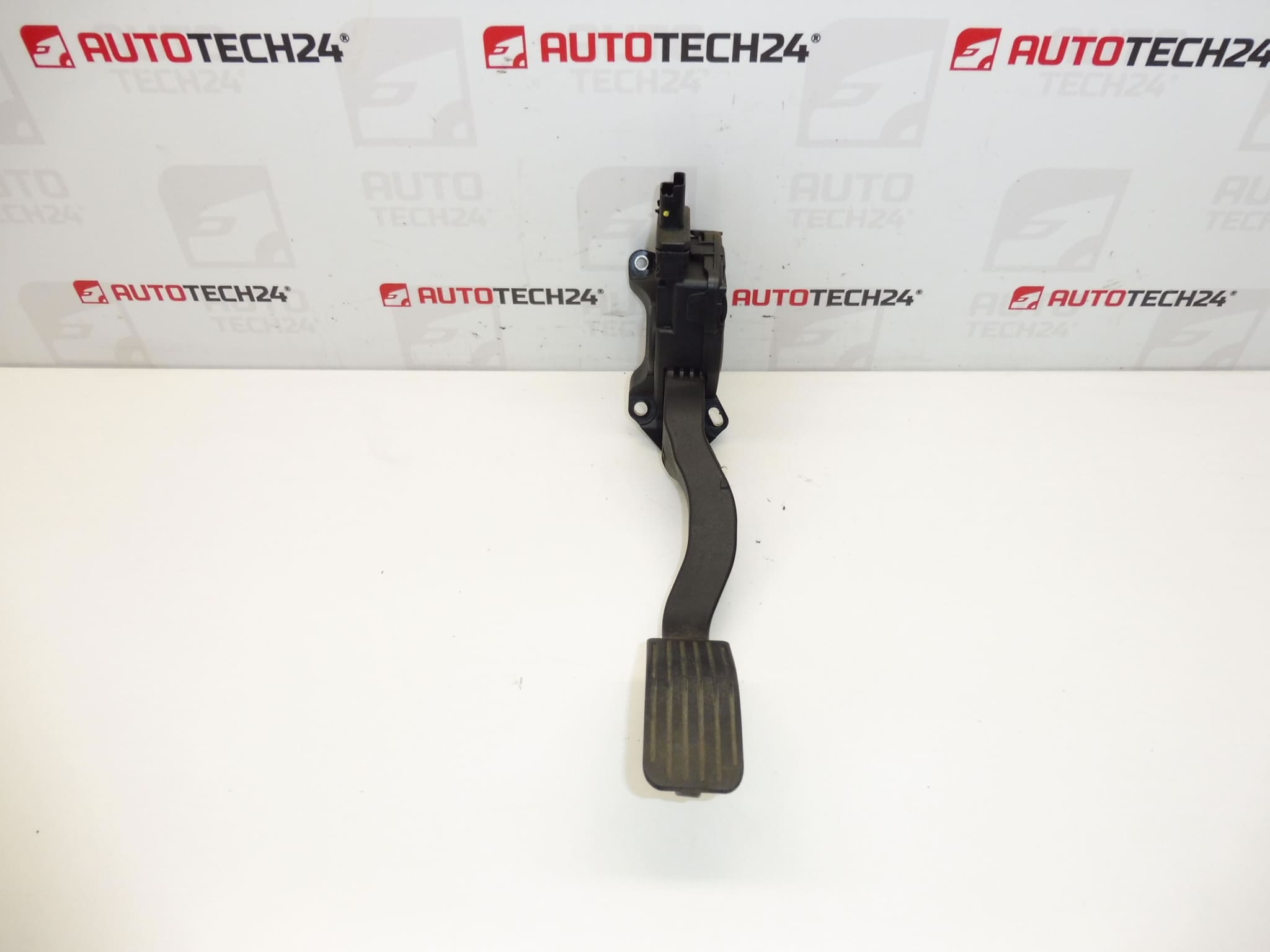 Pedał gazu Citroën Peugeot 6PV009083-00 9680756880 1601AW