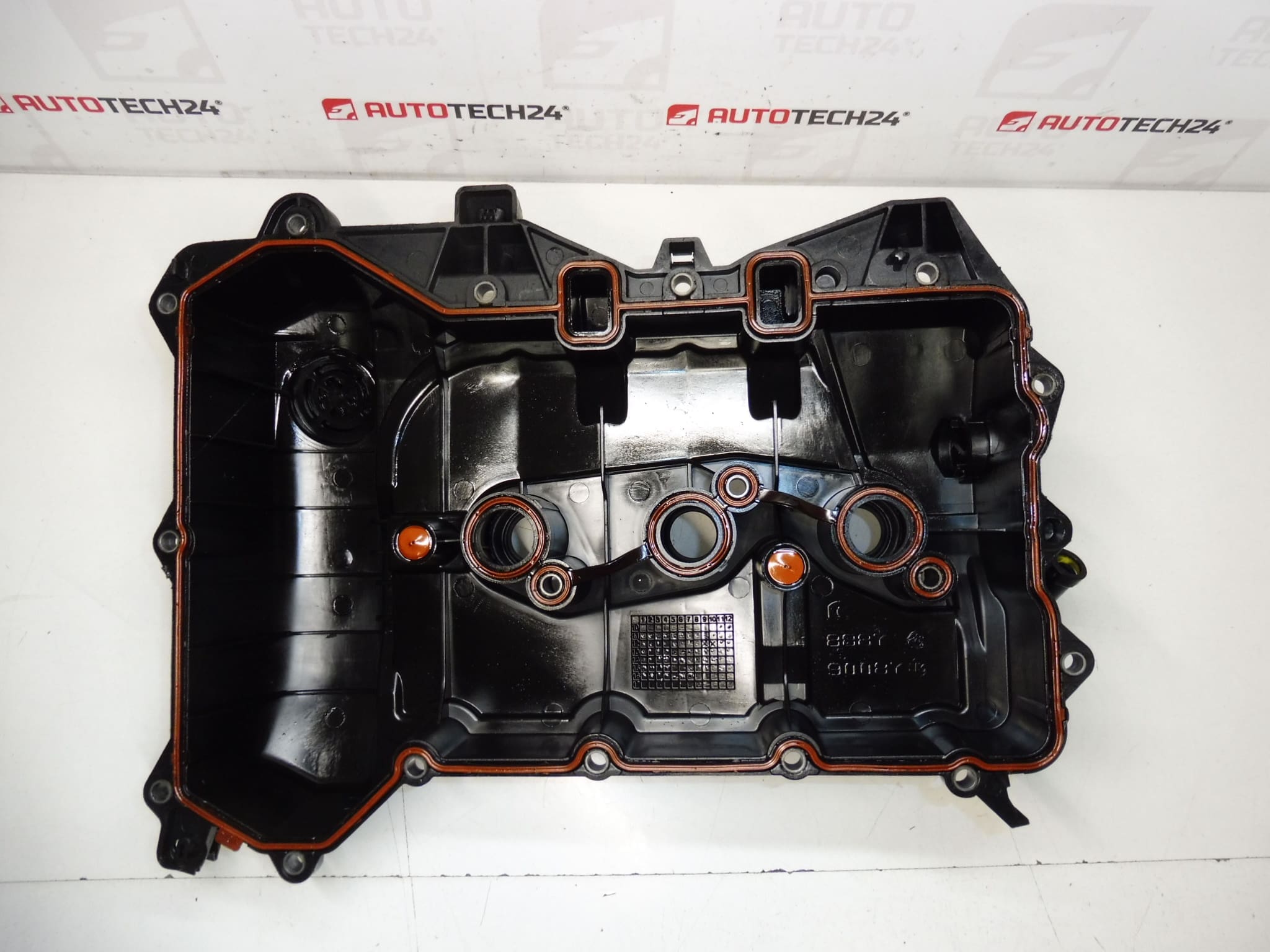 Pokrywa głowicy cylindrów 1.2 VTI PureTech 9811067580 9806820880 - obrazek 2