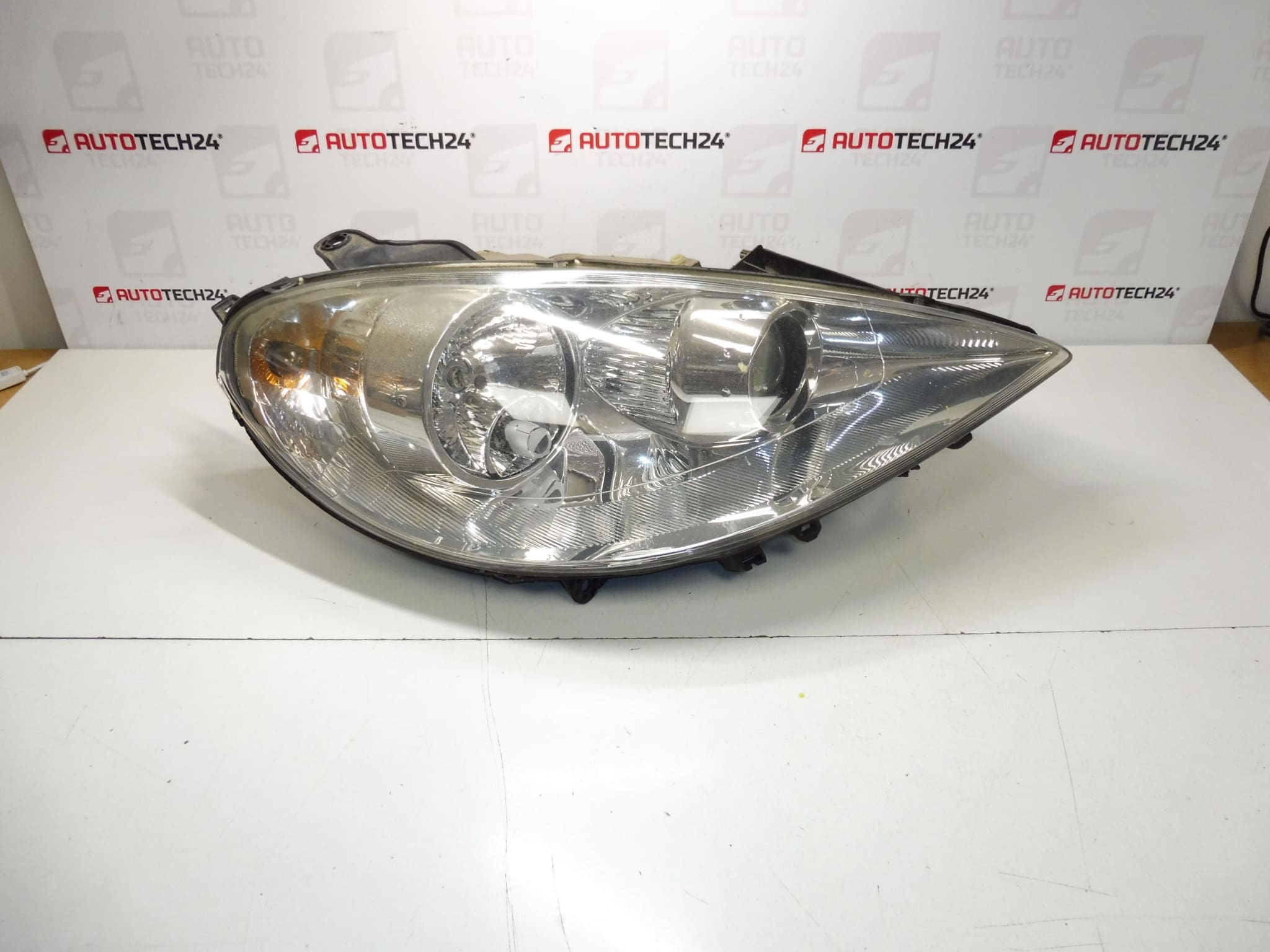 Reflektor Przedni Prawy Peugeot 807 1400964280 89901573 6206F1