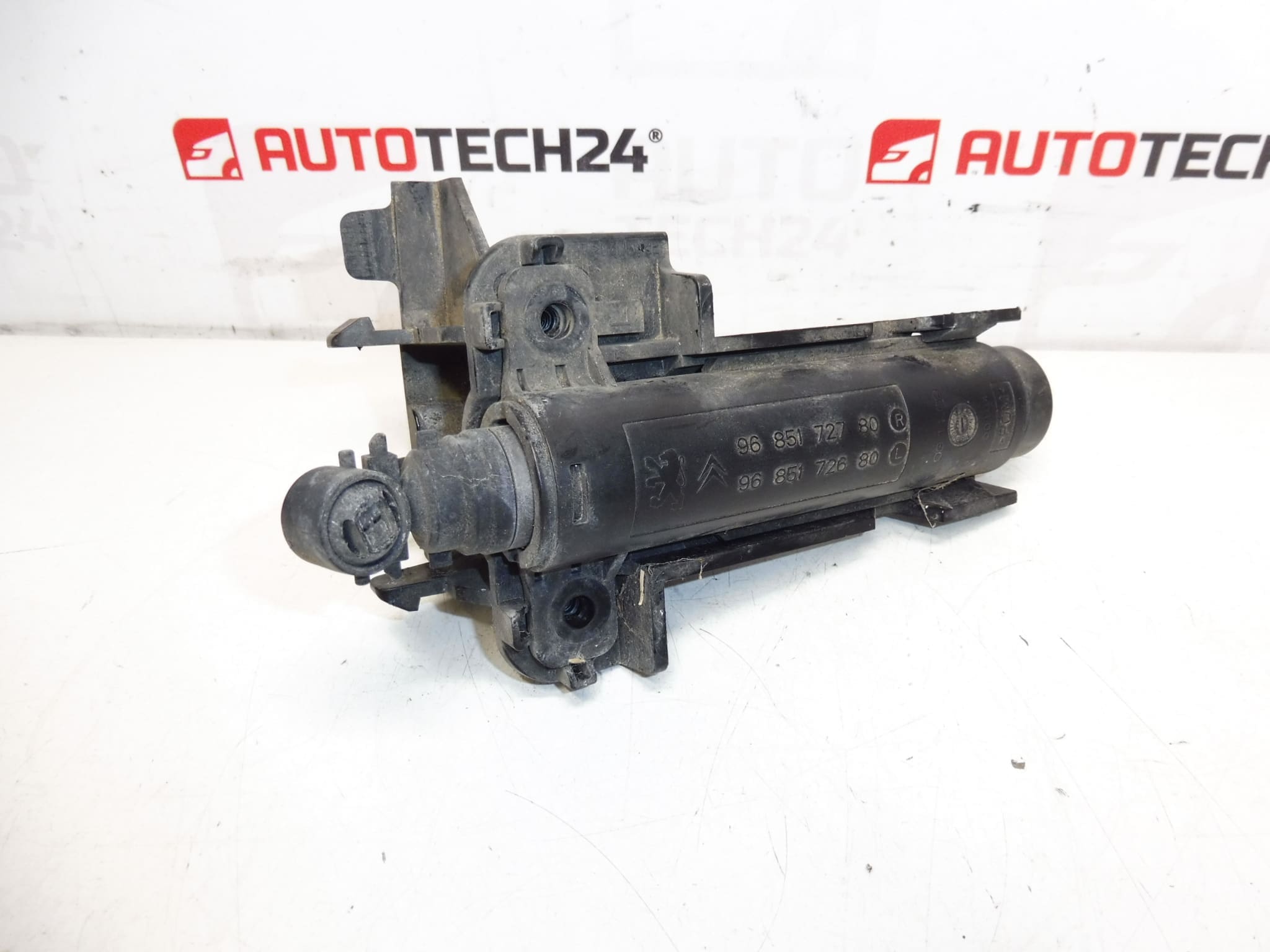 Spryskiwacz reflektora lewy Peugeot 3008 5008 9685172780 9685172680 6438AS - obrazek 2